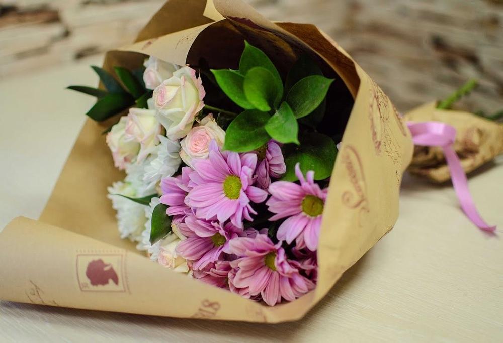 Букет цветов из: Розы и Хризантемы в Пролетарском Ставропольского края