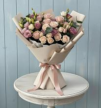 Букет цветов из:  Розы и Лизиантусы в Пролетарском Ставропольского края