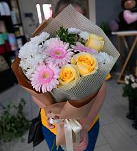 Букет цветов из:  Герберы, Розы и Хризантемы в Пролетарском Ставропольского края