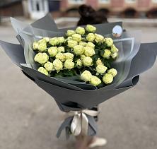 Букет Белые кустовые розы Солинеро в Пролетарском Ставропольского края