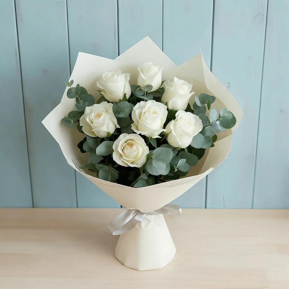 Букет Белые розы в Эвкалипте в Пролетарском Ставропольского края