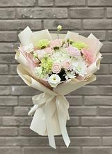 Букет цветов из:  Гвоздики, Розы, Лизиантусы и Хризантемы в Пролетарском Ставропольского края