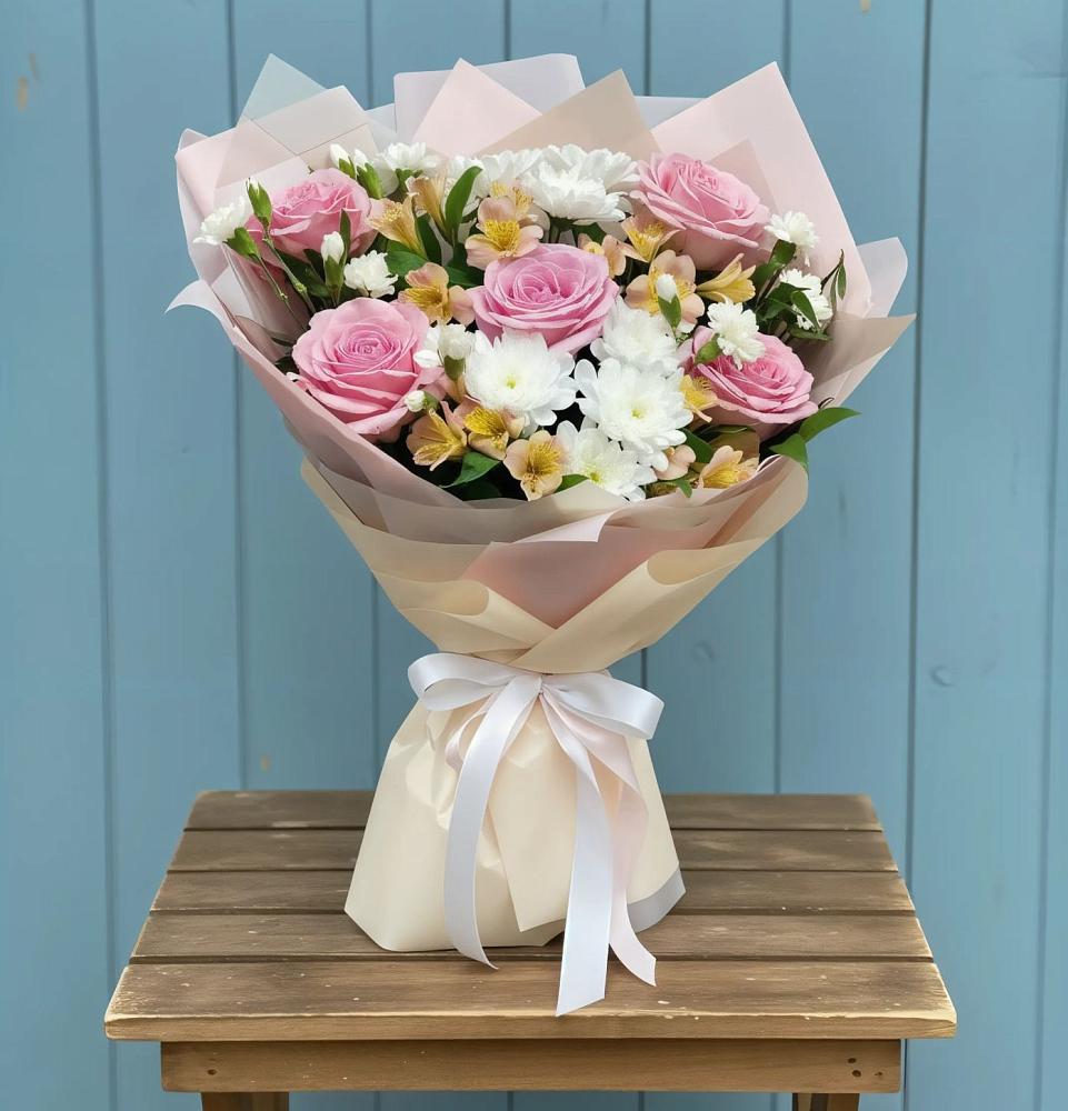 Букет цветов из: Гвоздики, Орхидеи и Розы в Пролетарском Ставропольского края