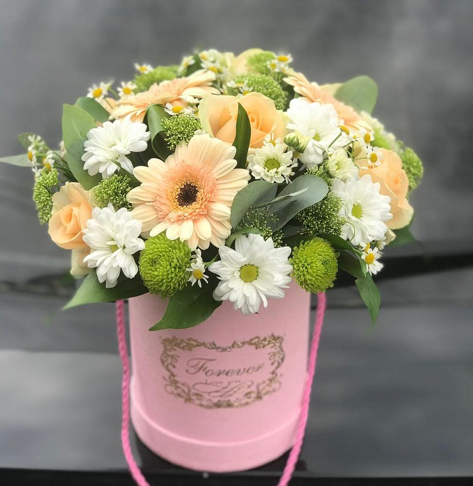 Цветочная композиция из Розы, Герберы и Хризантемы в шляпной коробке в Пролетарском Ставропольского края