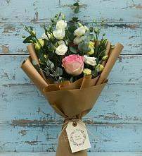 Букет цветов из:  Розы и Лизиантусы в Пролетарском Ставропольского края