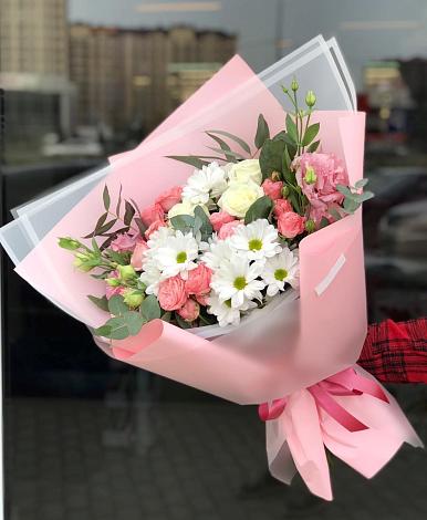 Букет цветов из: Розы, Лизиантусы и Хризантемы в Пролетарском Ставропольского края