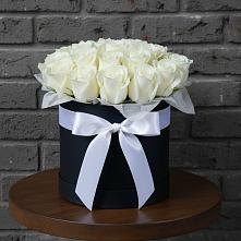 Цветочная композиция из Розы в шляпной коробке в Пролетарском Ставропольского края